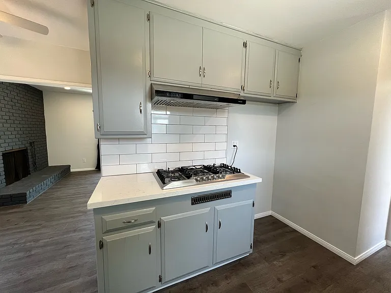 1502 Loranne Ave — Photo 11
