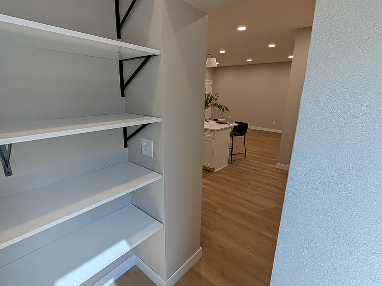 1 N Minnesota St #202 — Photo 5
