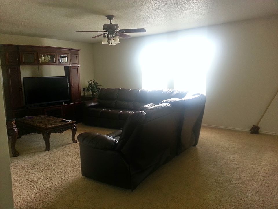 1st image of 1530 Foxwood Ln