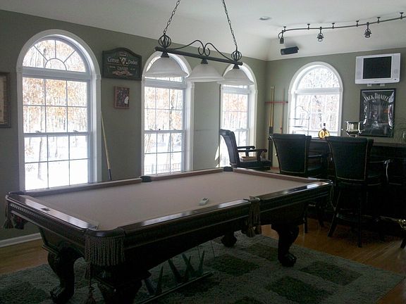 5th image of 749 Hill St