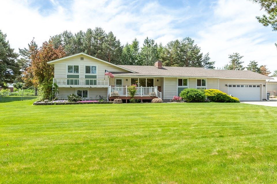 1st image of 19920 E Cloverdale Ct