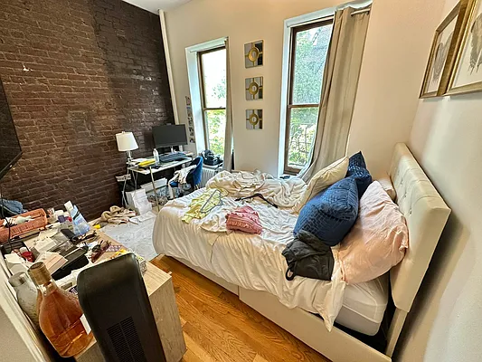 Rented by J PRESTON AND ASSOCIATES INC | media 17