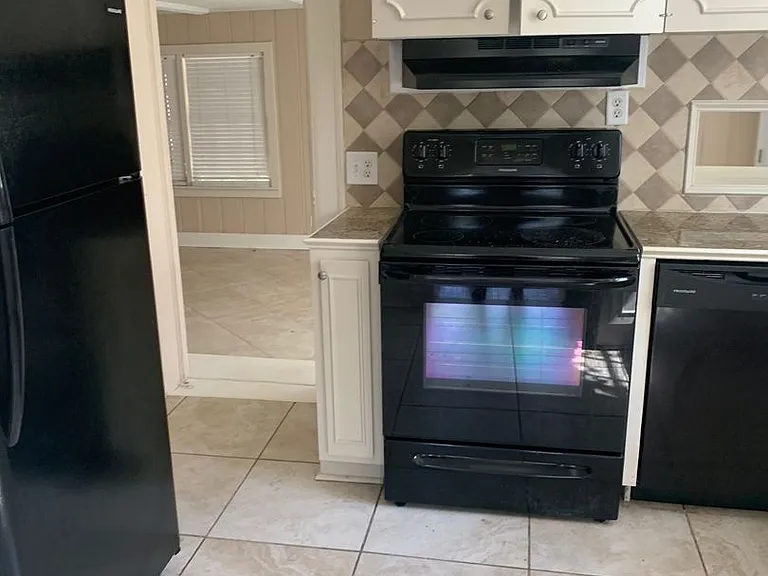 3485 Wellington Rd — Photo 3