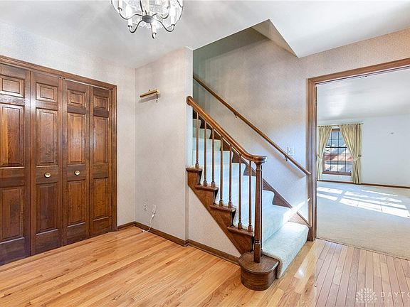 3rd image of 5049 Jameswood Cir