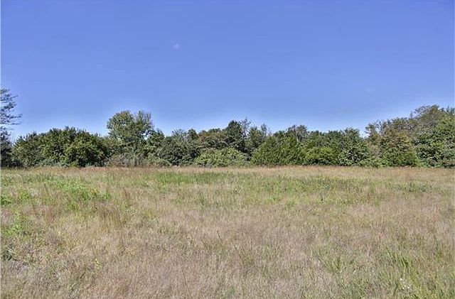 2nd image of 1415 NW 545th Rd