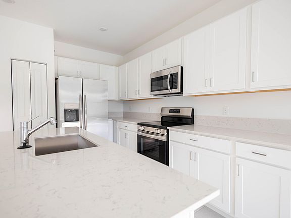 3rd image of 5303 Flannigan Way