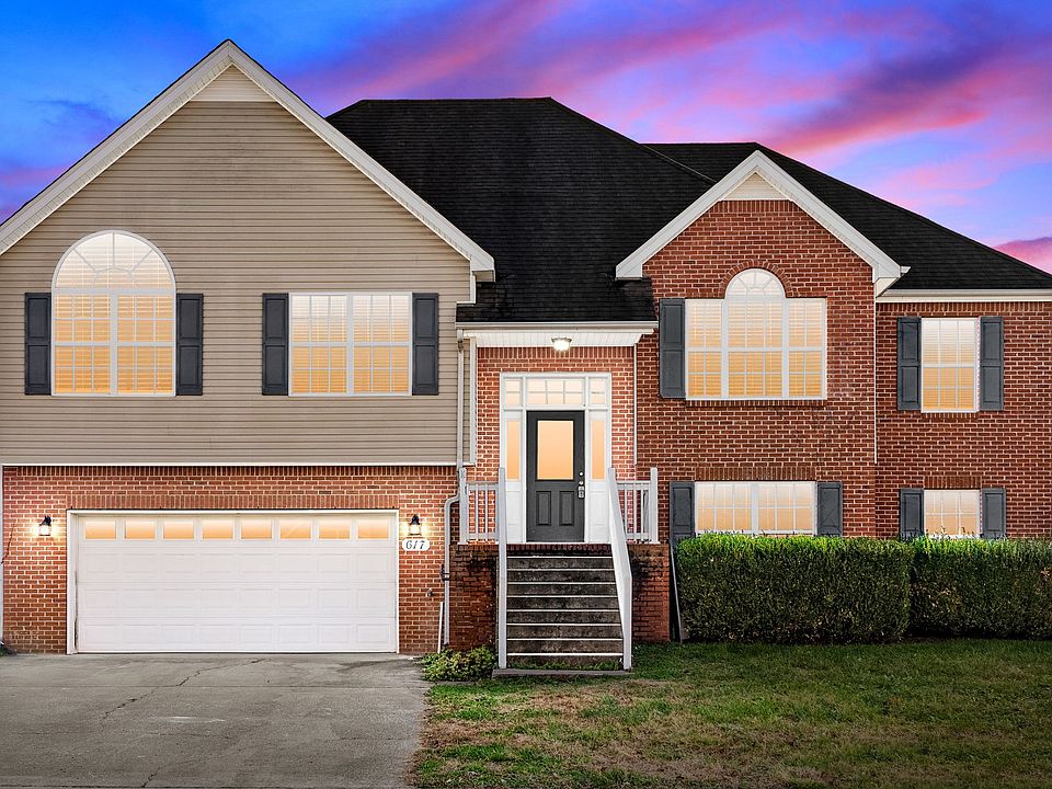 1st image of 617 Winding Bluff Way