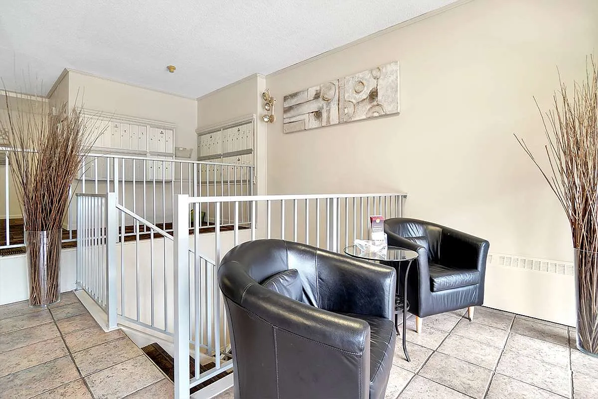 Holly Tree Apartments — Photo 1
