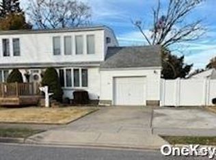 153 N Suffolk Ave, Massapequa, NY 11758