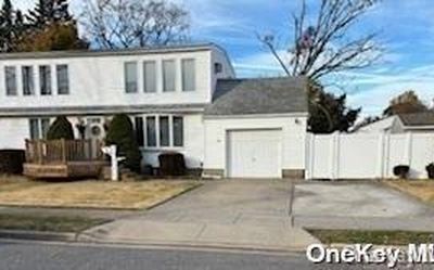 153 N Suffolk Avenue, Massapequa, NY, 11758