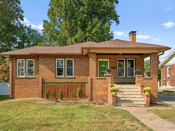 24 S 95th St, Belleville, IL 62223
