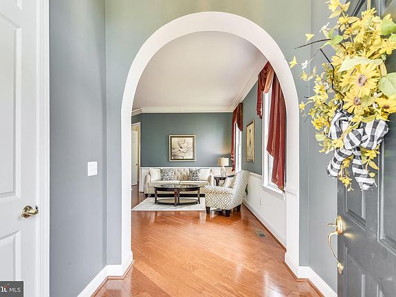 3rd image of 15513 Hagen Way
