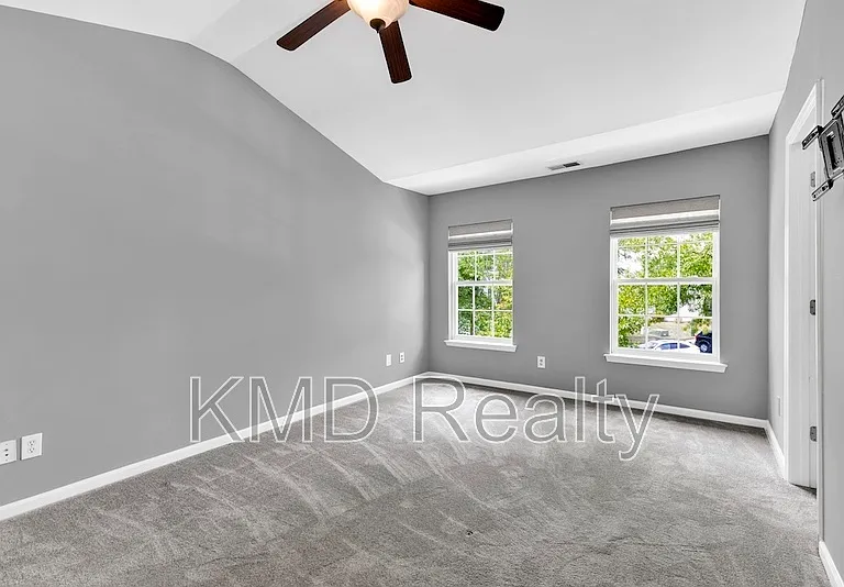 9598 Walkers Glen Dr — Photo 11
