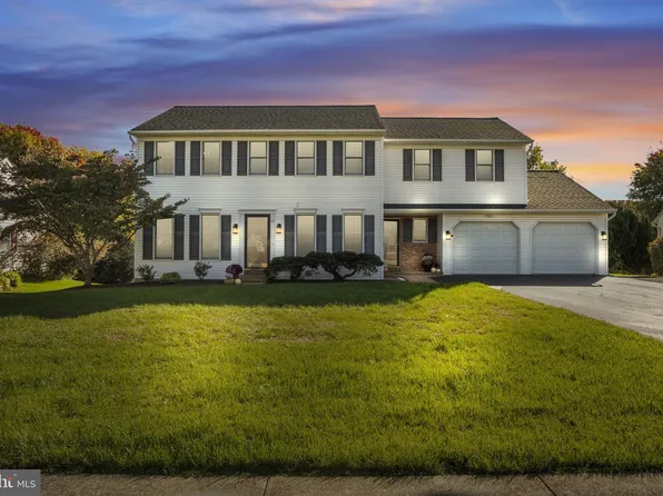 70 Millstone Dr, Ephrata, PA 17522