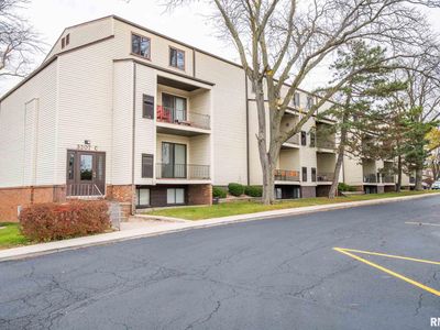 3207 W Willow Knolls Dr #48-C, Peoria, IL, 61614
