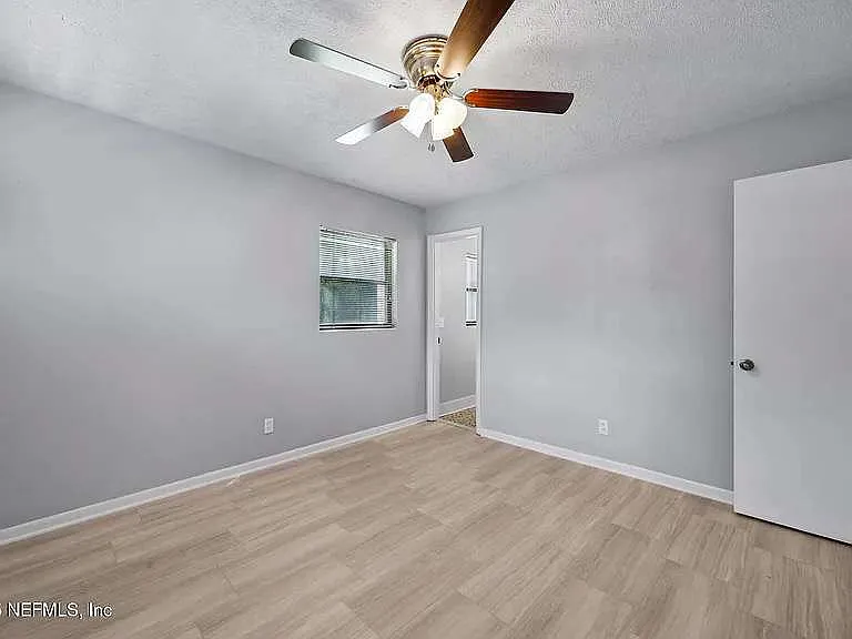 4718 Redstone Dr — Photo 4