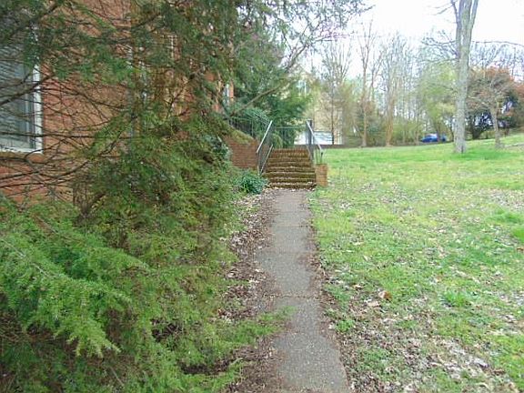 5th image of 416 Martingale Dr
