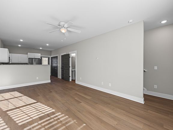 5th image of 179 Wheeler Cir #502