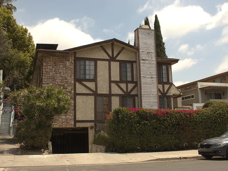 1348 N Orange Dr — Photo 13