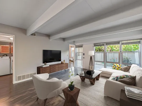 451 Dela Vina Ave APT 207, Monterey, CA 93940