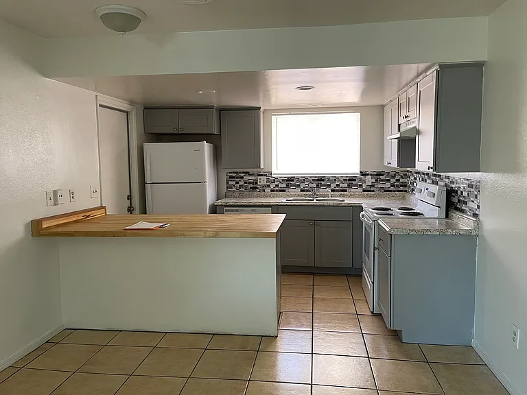 6516 Mohawk St #A — Photo 3