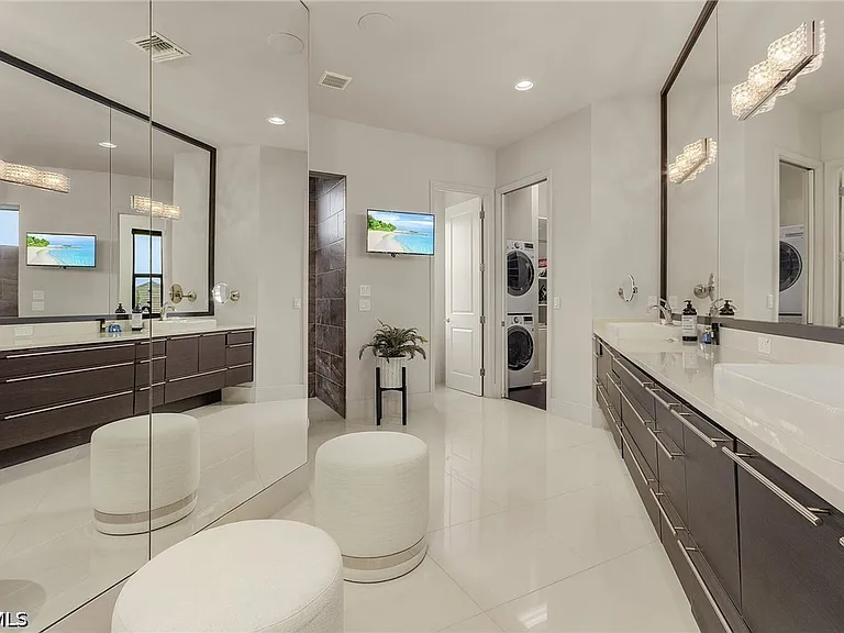 11695 Royal Tee Cir — Photo 25