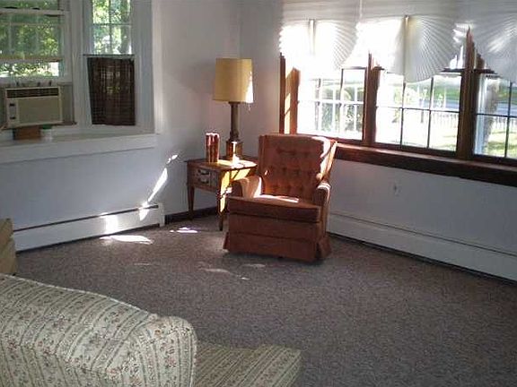 5th image of 429 E Lakeside Dr