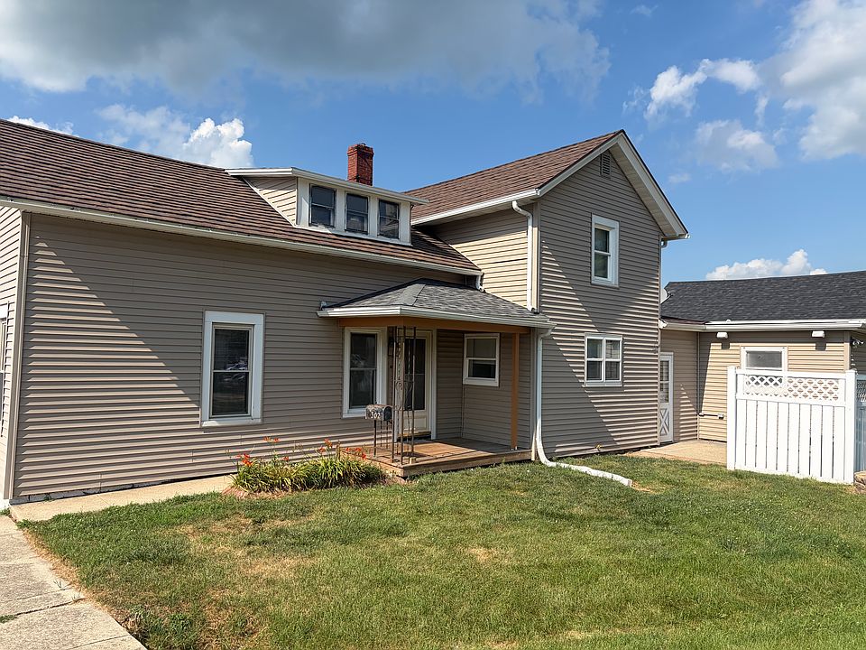 1st image of 302 Main St