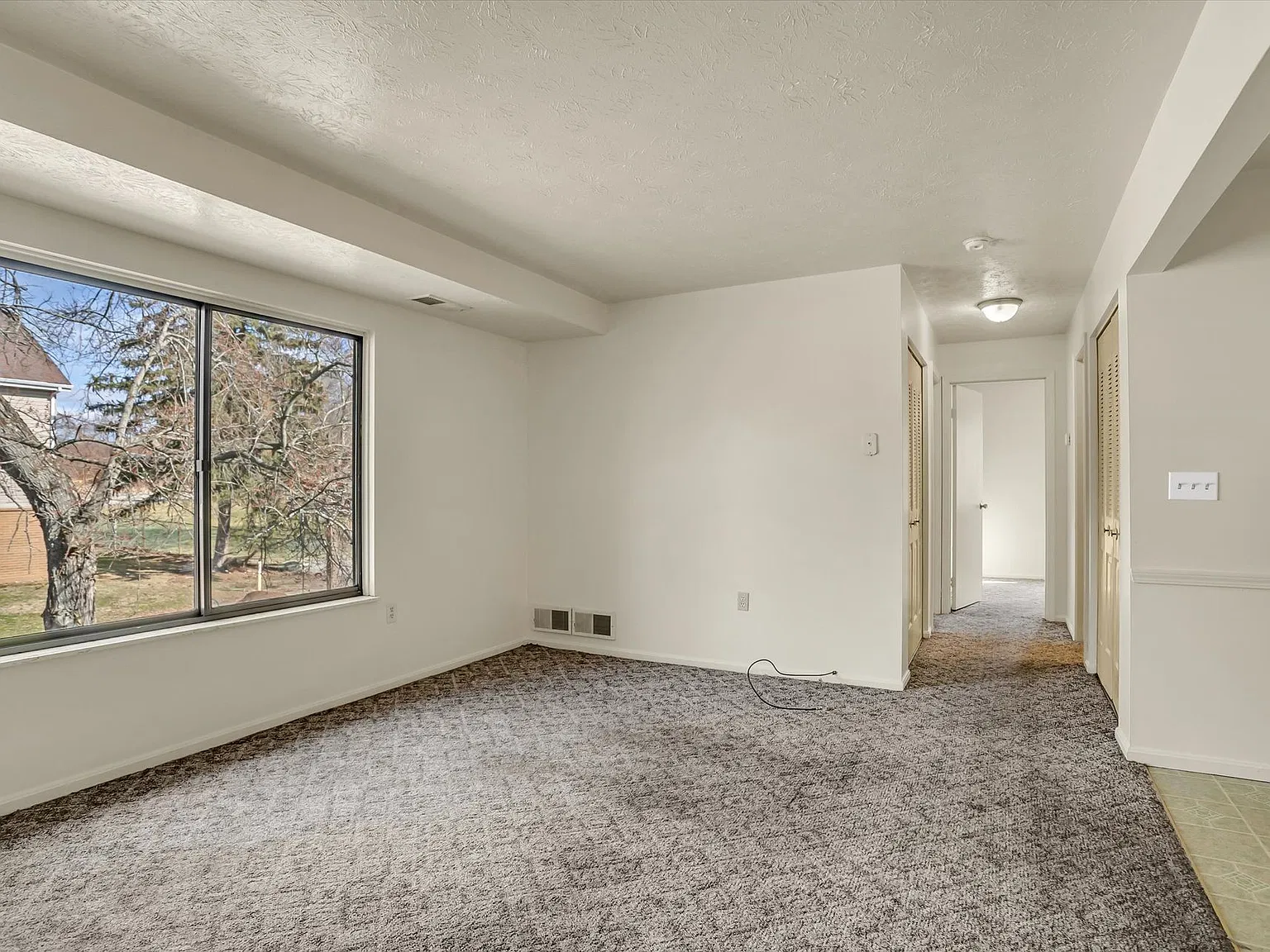 Chippewa Village Apartments Convenient Living in Beaver Falls, PA — Photo 3