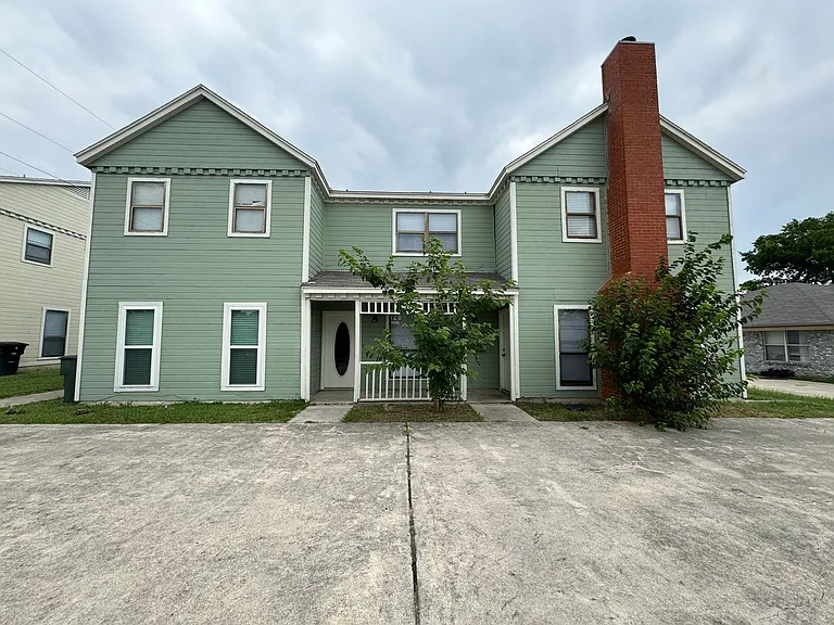 2515 Bermuda Dr — Photo 1