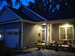 10 Frankie Ln, Clifton Park, NY 12065