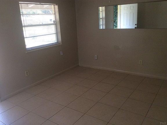 4th image of 3215 Princeton Dr