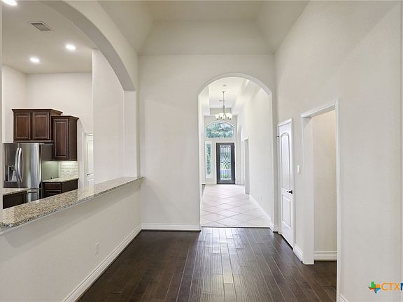 5th image of 2630 Melbourne Ave