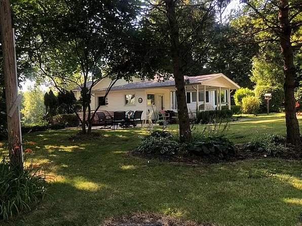 4990 Fikes Rd, Coloma, MI 49038