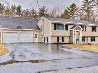 18 Greenaway Ave, Springvale, ME 04083