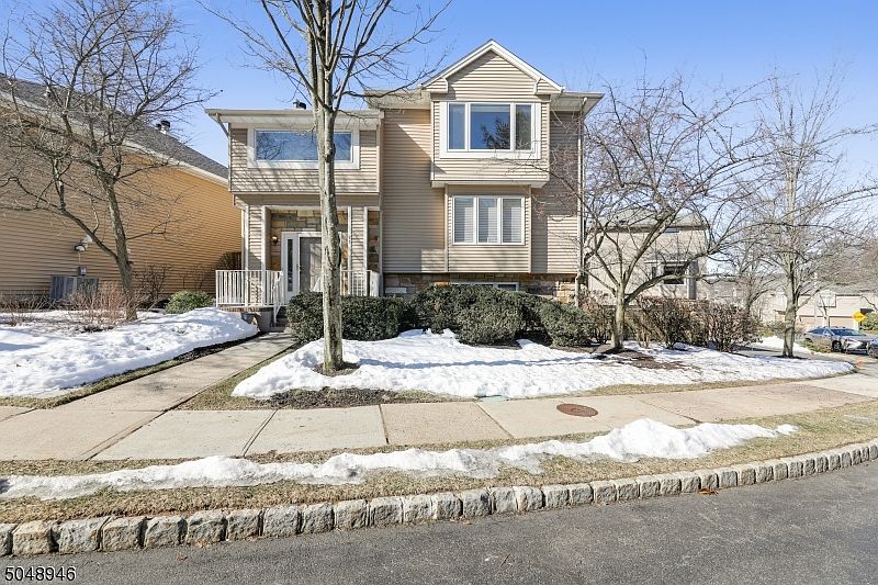 1st image of 73 Clarken Dr