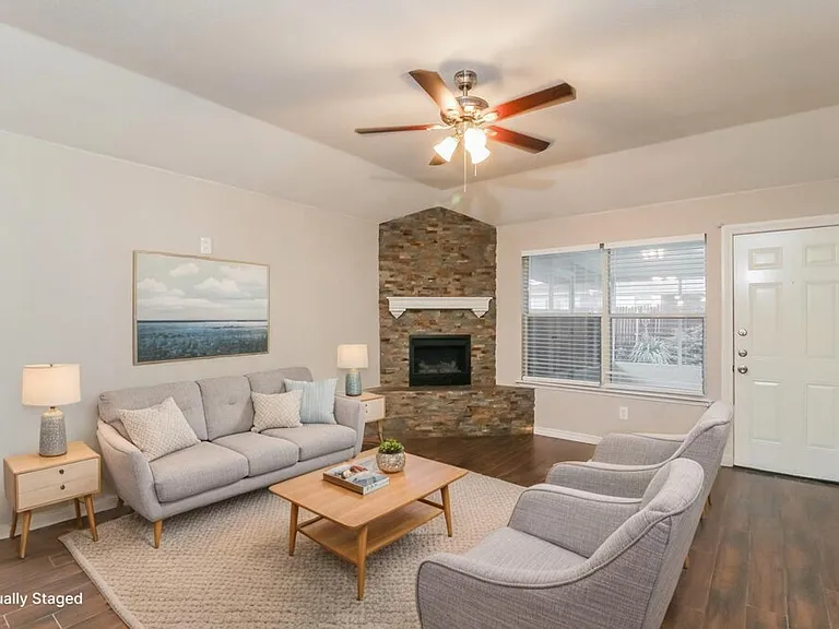 745 Poncho Ln — Photo 4