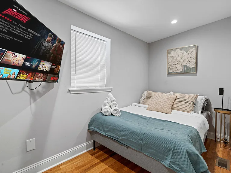 833 Corinthian Ave — Photo 28