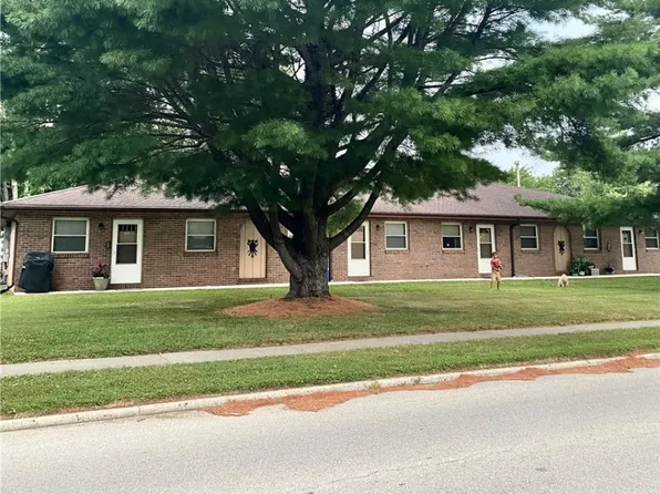 1445 Woodland Dr, Mount Zion, IL 62549