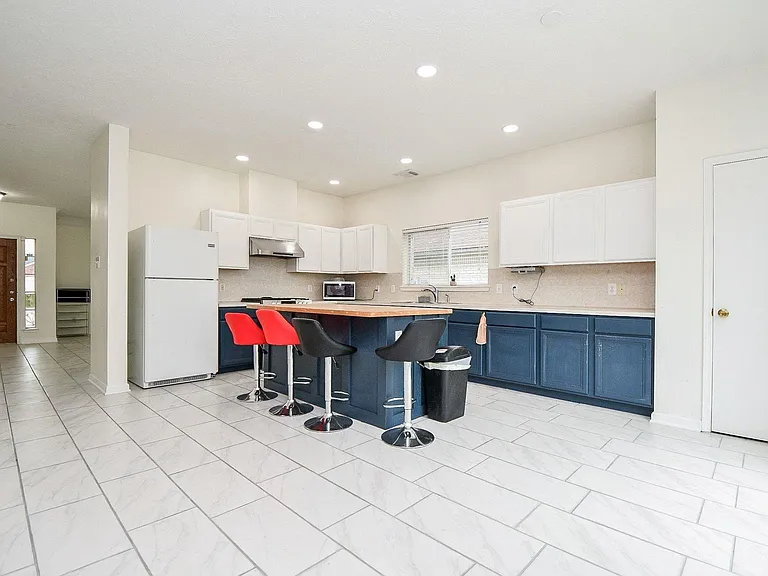 9641 Weldridge Dr — Photo 11