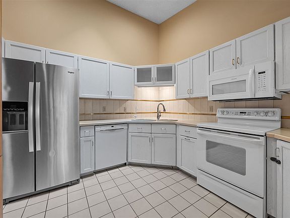 4th image of 24 Eastview Pl NE