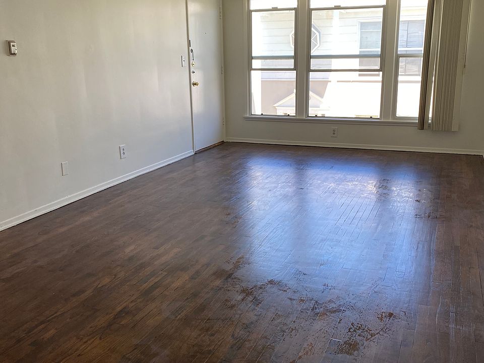 Spacious living room