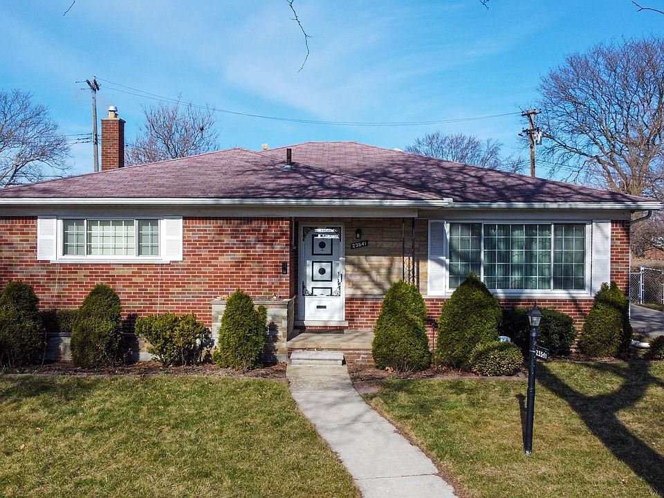 1st image of 23541 Wildwood St