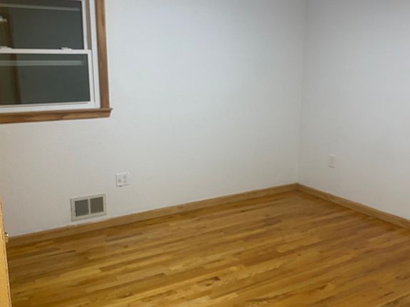 5th image of 579 Armstrong Ave Floor 1