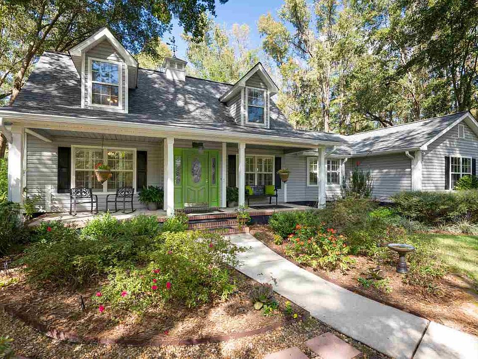 1st image of 320 Spruce Creek Dr