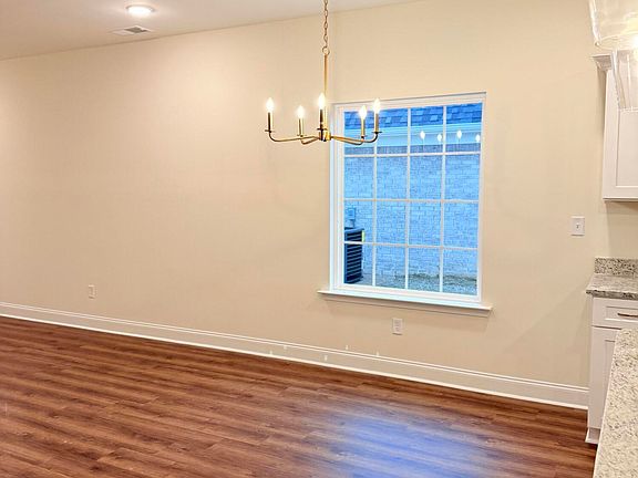 5th image of 6082 River Birch Rd E