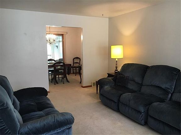 4th image of 10099 Laurel Ave