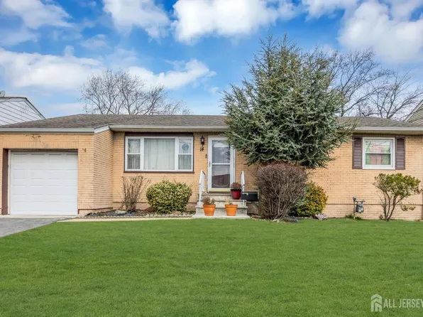 14 Hastings Pl, Carteret, NJ 07008