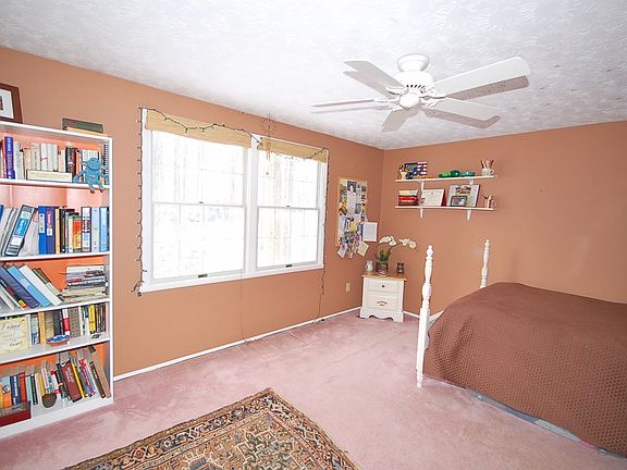 3rd image of 9508 Cain Dr NE