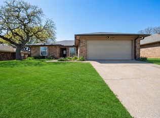 5008 Hawkins Cemetery Rd, Arlington, TX 76017